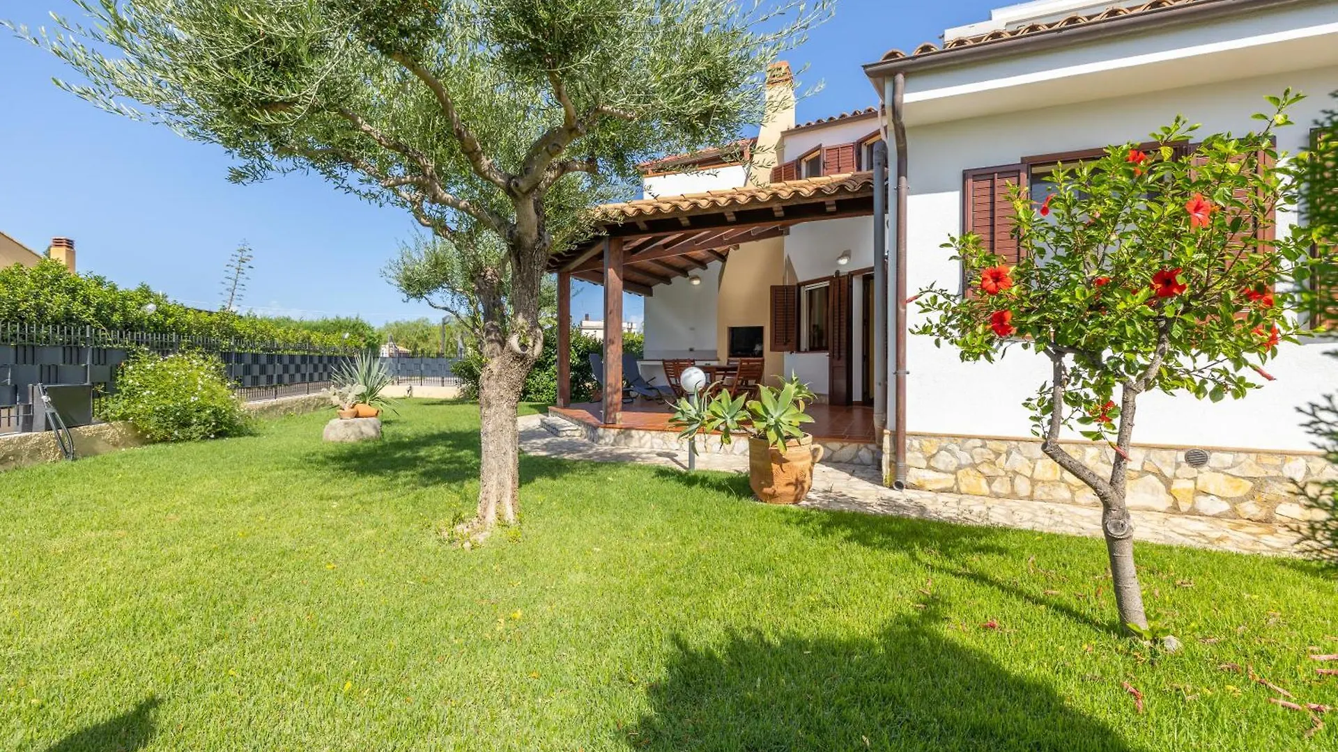 Villa Arvilla'S Houses Campofelice Di Roccella Italy